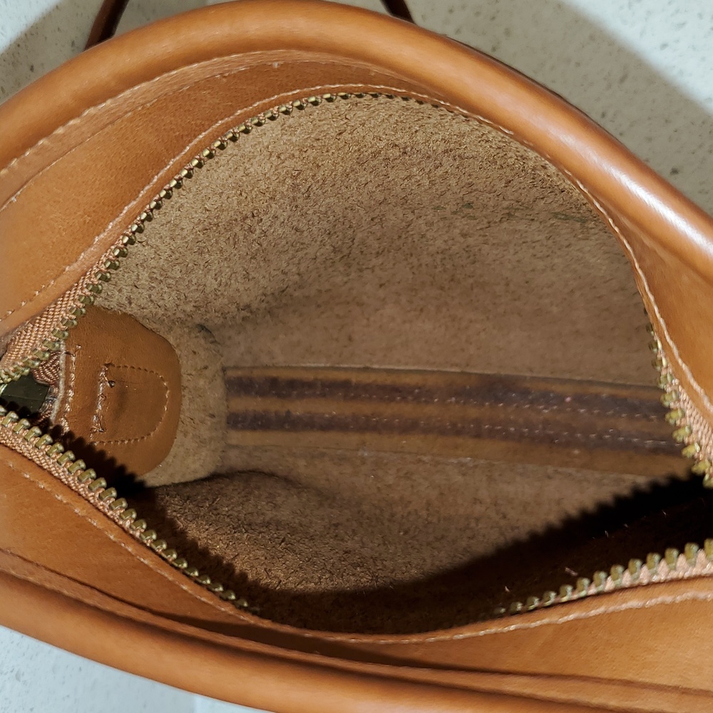Vintage COACH Leather Crossbody - Picture 6 of 8